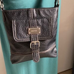 EUC Nine West Women’s Pebbled Vegan Leather Minimalist Crossbody Shoulder Bag